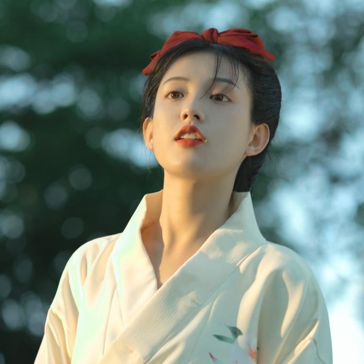 武井咲（饰 神谷熏） - 游戏直播实时在线观看 - APP视频
